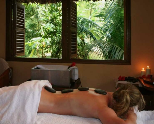 cerf-island-resort-spa-hot-stone-treatment cerf-island-resort-spa-hot-stone-treatment