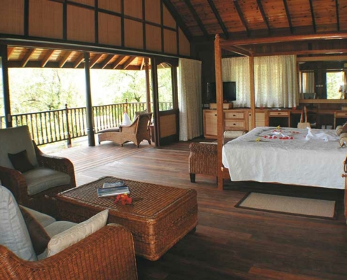 cerf-island-resort-tortoise-suite-bedroom-living-area cerf-island-resort-tortoise-suite-bedroom-living-area