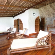 chauve-souris-relais-suite-balcony-1 chauve-souris-relais-suite-balcony-1