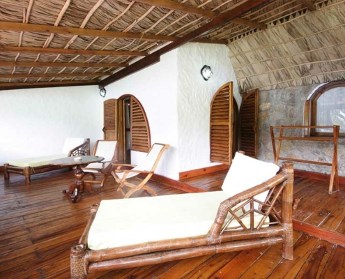 chauve-souris-relais-suite-balcony-1 chauve-souris-relais-suite-balcony-1