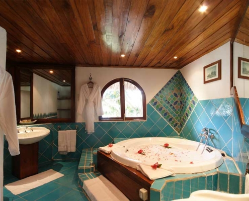 chauve-souris-relais-suite-living-area-1 chauve-souris-relais-suite-living-area-1