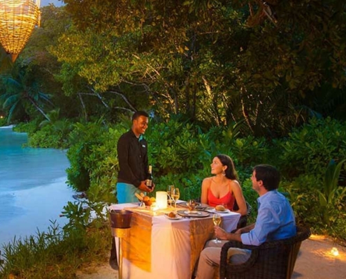 constance-ephelia-romantic-outdoor-dinner constance-ephelia-romantic-outdoor-dinner
