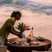 four-seasons-resort-mahe-romantic-beachside-dinner