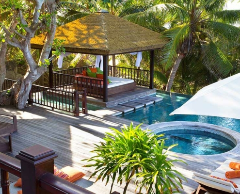 fregate-island-private-resort-villa-poolside-daybed fregate-island-private-resort-villa-poolside-daybed