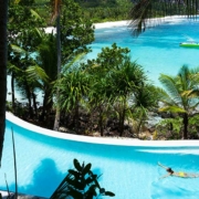 north-island-seychelles-resort-enjoy-pool-and-ocean
