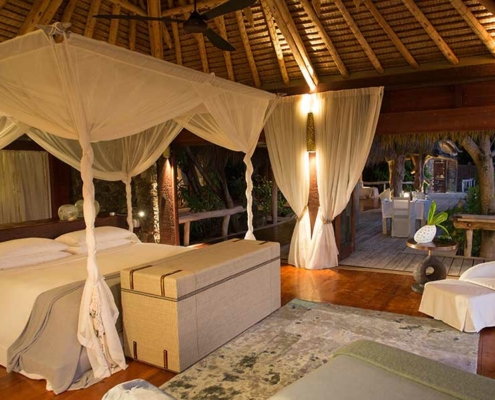 north-island-seychelles-resort-villa-bedroom north-island-seychelles-resort-villa-bedroom
