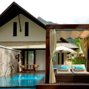 story-restort-seychelles-beachvilla-with-pool-front story-restort-seychelles-beachvilla-with-pool-front