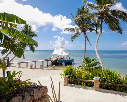 coco-de-mer-black-parrot-suites-beach-area coco-de-mer-black-parrot-suites-beach-area