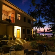 le-repaire-boutique-hotel-la-digue-garden-sunset le-repaire-boutique-hotel-la-digue-garden-sunset