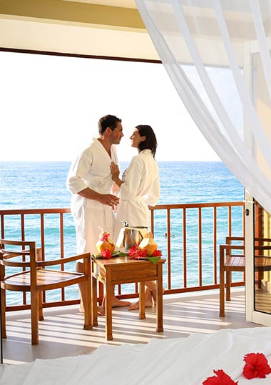 Coral-Strand_Hotel-Mahe-heroimge-view-hotel-to-ocean-mobile