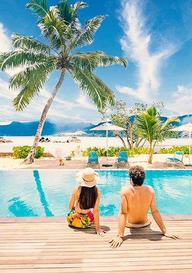 Pineapple-Beach-Villas-heroimage-pool-mobile