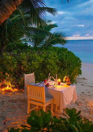 la-digue-island-lodge-heroimage-sunset-mobile