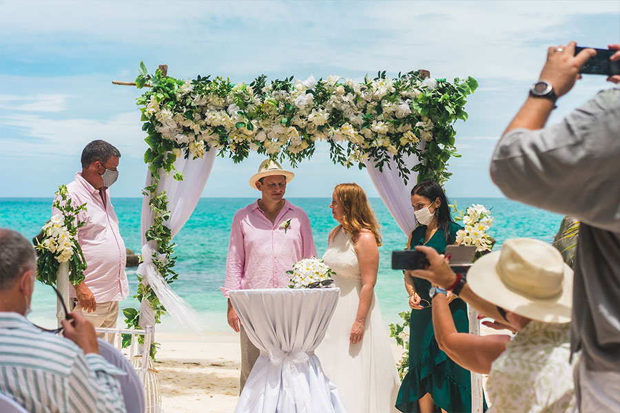 beach-wedding Seychelles beach wedding ceremony